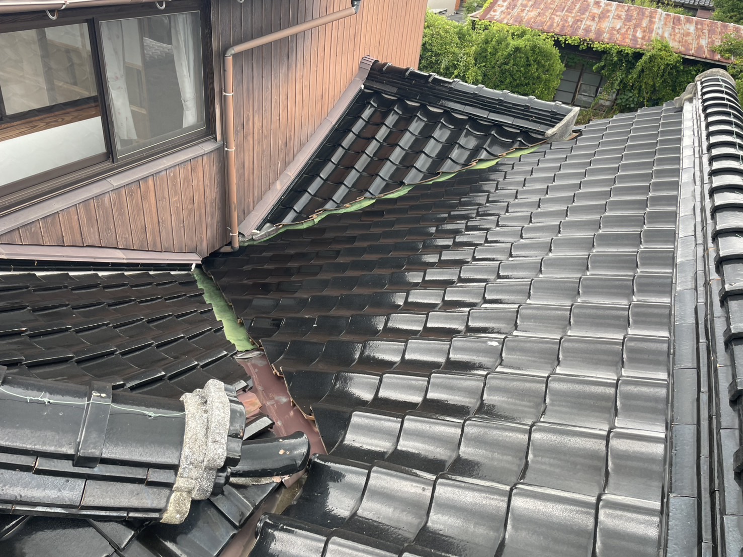 山陽小野田市　蔵のあるお家～谷板金の取替～